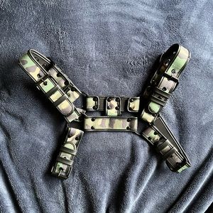 Camo Bulldog style men's chest harness